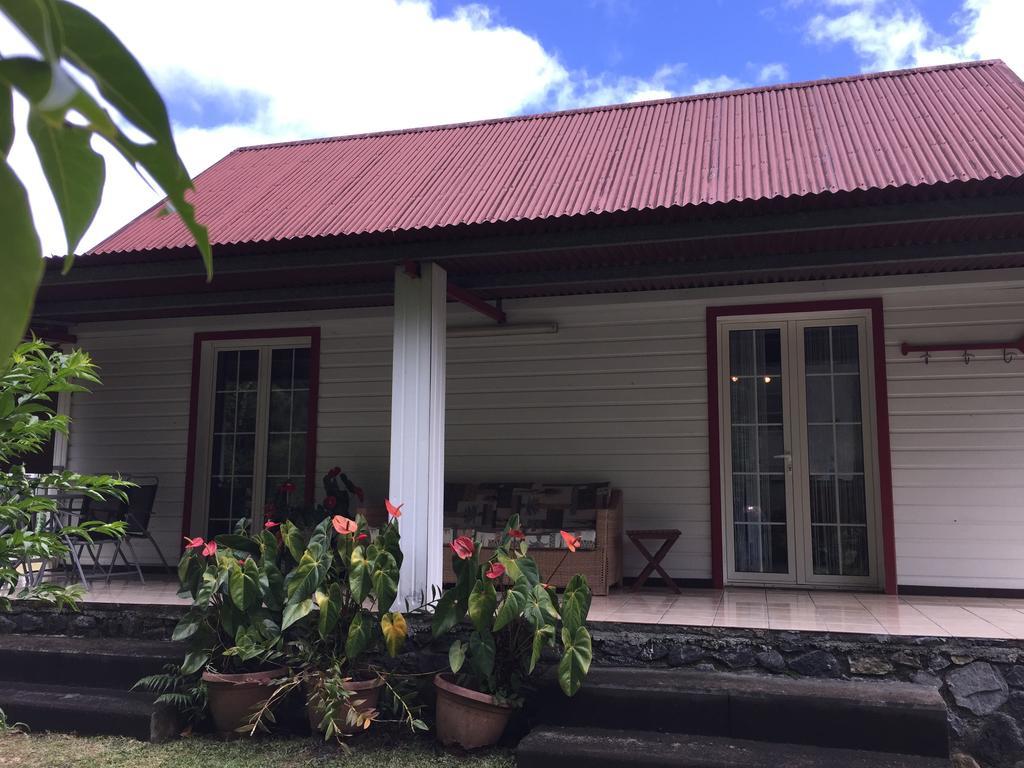 Meuble De Tourisme "Au Bord De La Mare" Villa Salazie Ngoại thất bức ảnh